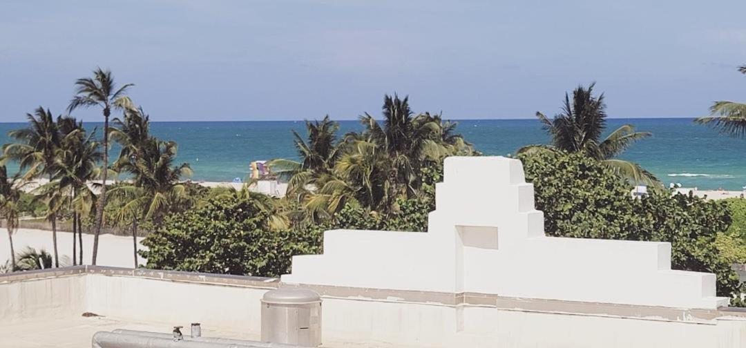 Strand Ocean Drive Suites Miami Beach Pokoj fotografie